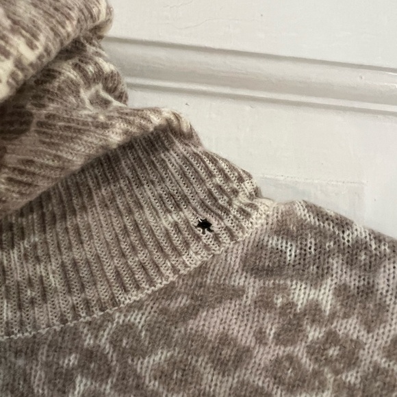 J. McLaughlin Cashmere Animal Print Poncho in Gray and Cream - Picture 6 of 6